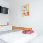 Konukevi Blizniak - I Bardzo Blisko Plazy Karwia