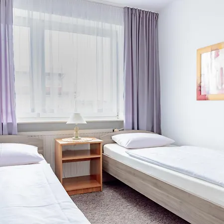Blizniak - I Bardzo Blisko Plazy 3* Karwia